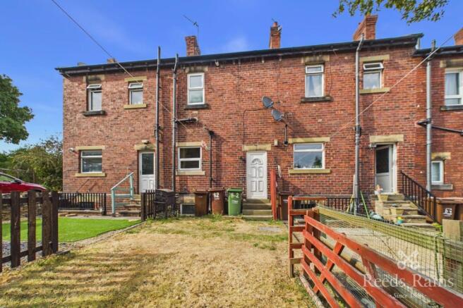 2 bed Terraced to rent Image 12