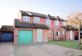 67, Russell Road, Dunstable LU5 6QE