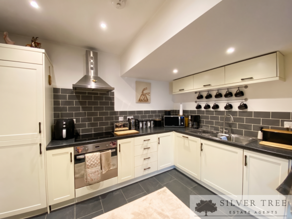 1 bed Apartment for sale Image 5