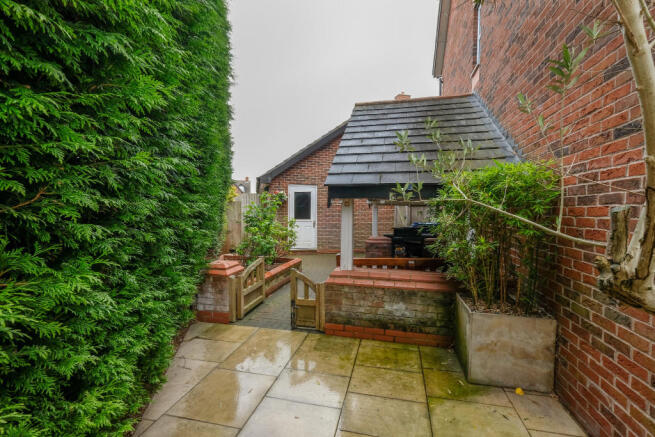 Courtyard/garage