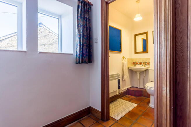 4 bed Detached for sale Image 7