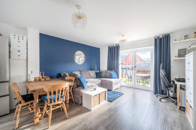 1375259-10-690b2a...