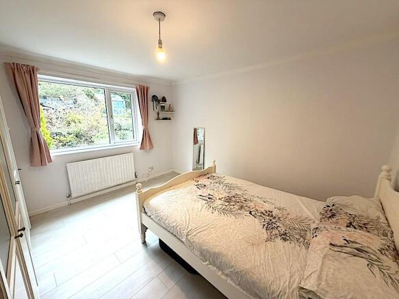 3 bed House to rent Image 9