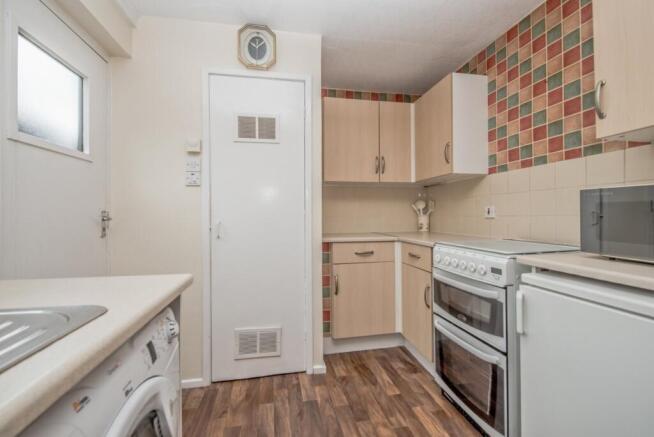 2 bed Flat for sale Image 5
