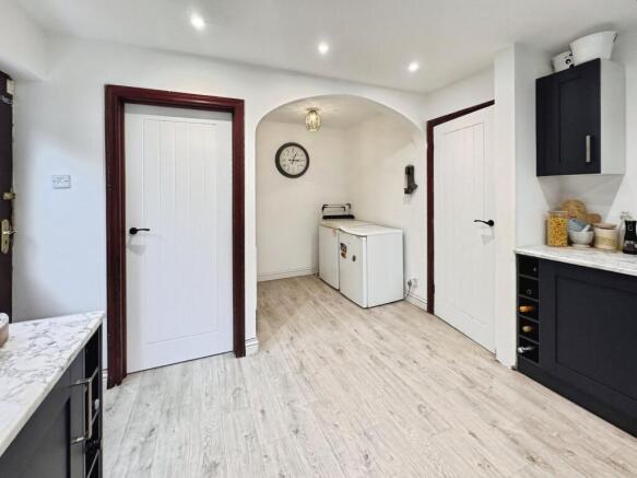 3 bed Detached for sale Image 8