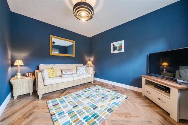4 bed Detached for sale Image 8