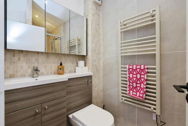 3 bed Apartment for sale Image 9