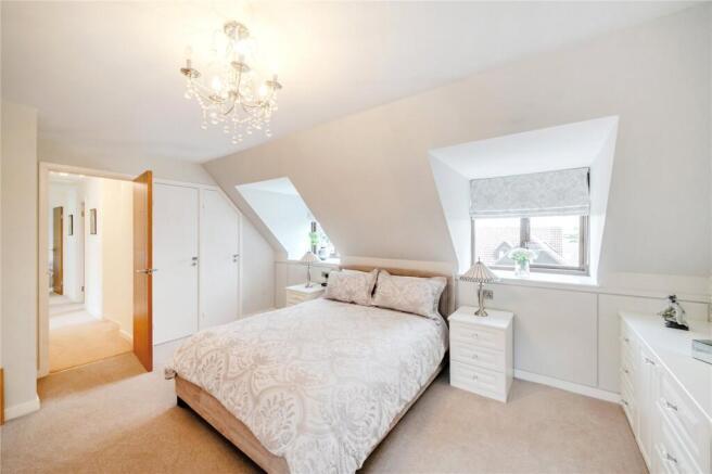4 bed Detached for sale Image 10