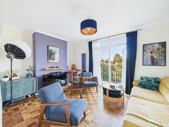 Lounge-shot._1760...