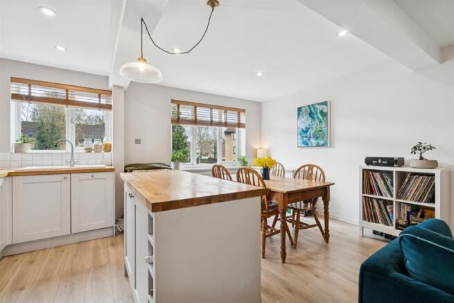 73 Hogarth Crescent SW19 kitchen 3.jpg