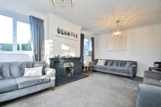 4 bed Detached for sale Image 9