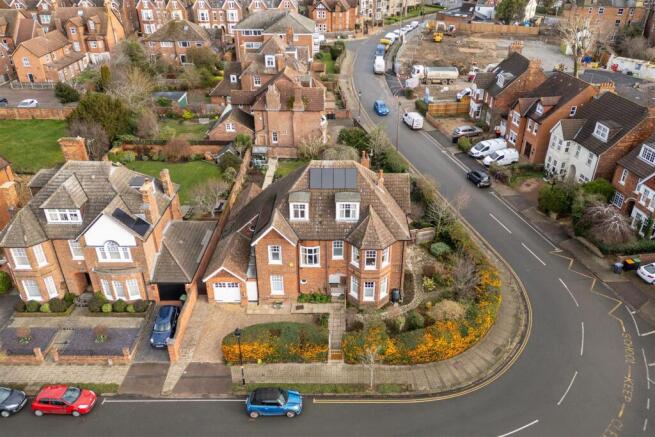 260107 - 11 Pemberley Avenue, Bedford - 05.jpg