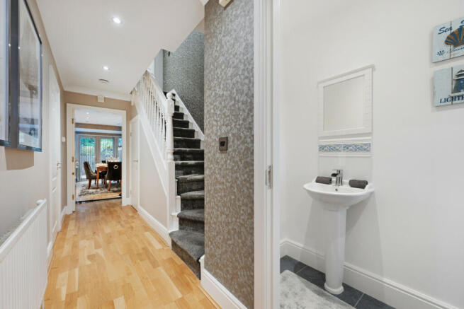 4 bed Semi-Detached for sale Image 9