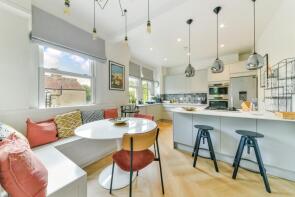 2a Vivianne House, Glengarry Road, London SE22 8PZ
