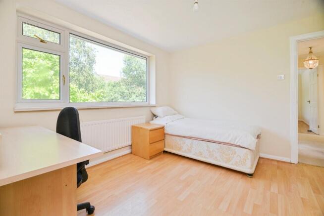 4 bed Detached for sale Image 12