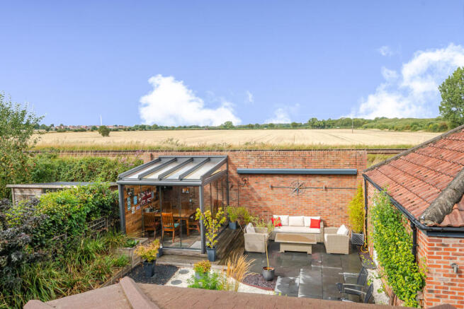 Garden & Outlook