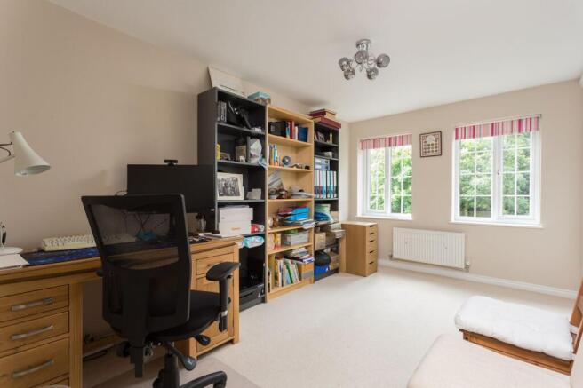 5 bed Detached for sale Image 10