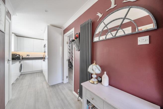 Tindale Close, Sanderstead, South Croydon, CR2 0RT photo 4