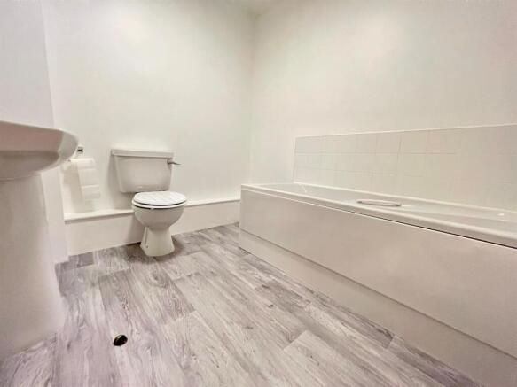 bathroom (1).jpg