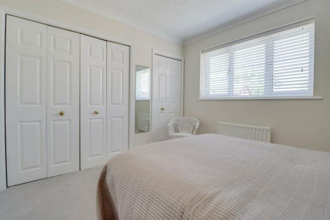 17 ERVINE PLACE INSIDE-11.jpg