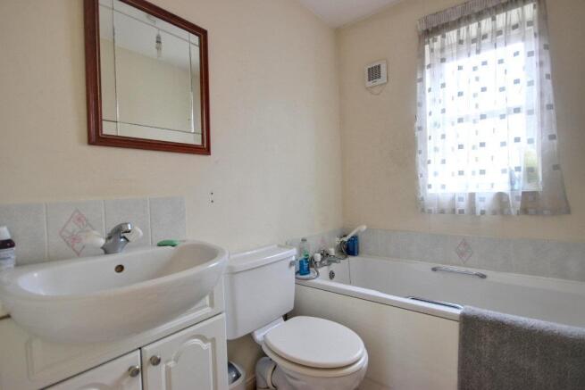 3 bed Detached for sale Image 8