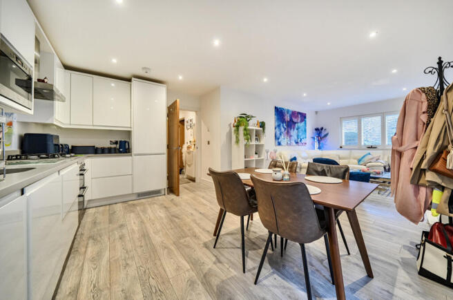 1429037-9-69c2c26...