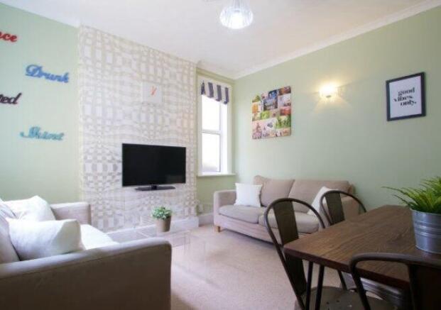 trinity-avenue-ng7-2eu-1057007