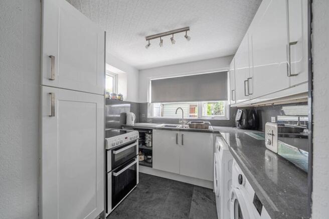 3 bed Semi-Detached for sale Image 7
