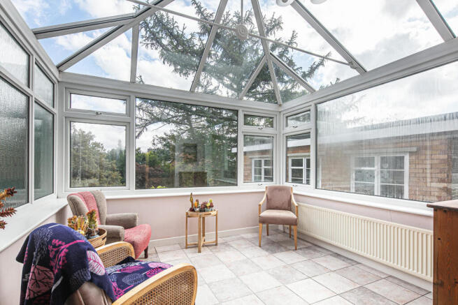4 bed Semi-Detached for sale Image 5