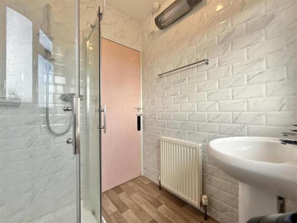 Shower Room.jpg