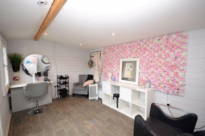 Garden Room/Salon