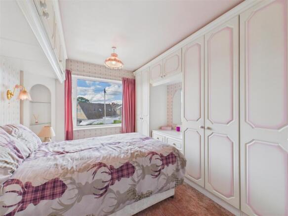 4 bed Terraced for sale Image 8