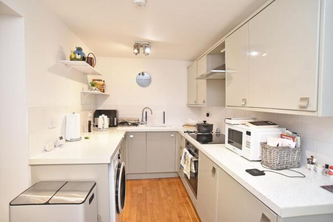2 bed Flat for sale Image 4