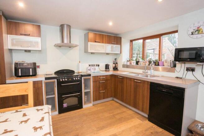 2 bed Cottage for sale Image 7