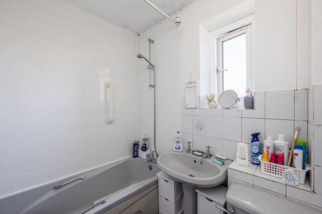 3 bed Semi-Detached for sale Image 9