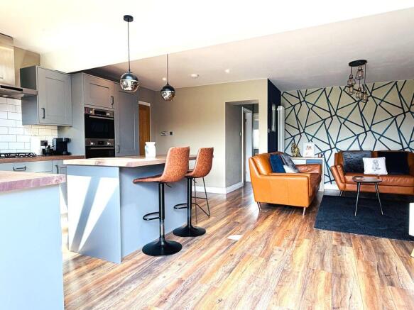 2 bed Semi-Detached for sale Image 5