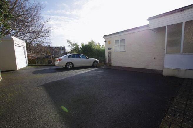 x1 Parking Space