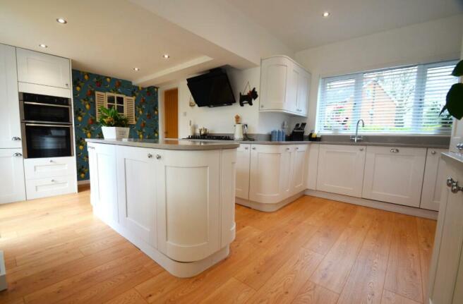 Paxford - Kitchen 1 .JPG