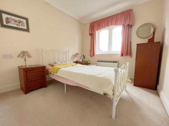 BEDROOM 2