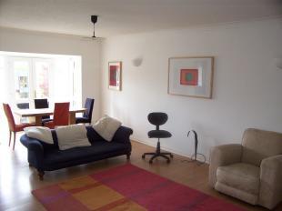 Lounge/ Dining area