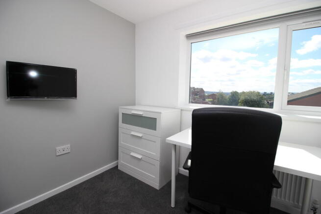 3 bed Town House to rent Image 8