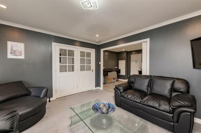 46 Corbie Drive Barry-7.jpg
