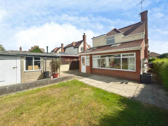 4 bed Detached Bungalow for sale Image 12