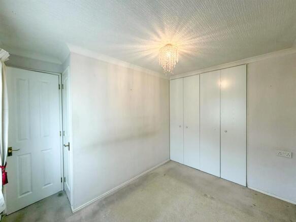 2 bed Park Home for sale Image 8
