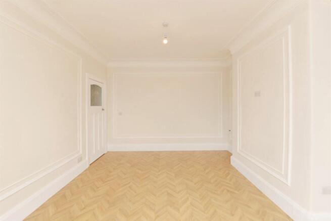 4 bed Semi-Detached for sale Image 7