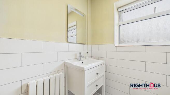 3 bed Semi-Detached to rent Image 9