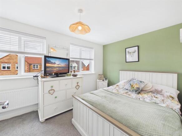 3 bed Semi-Detached for sale Image 6
