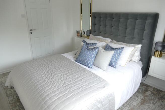 Bed 1 b