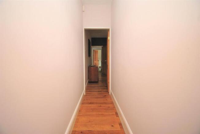 Entrance hall 2.JPG