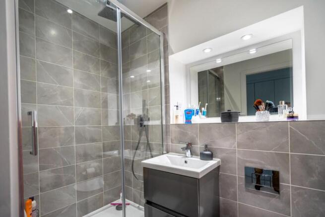 2 bed Apartment for sale Image 10